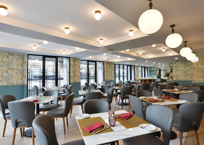 Hotel Oakwood &