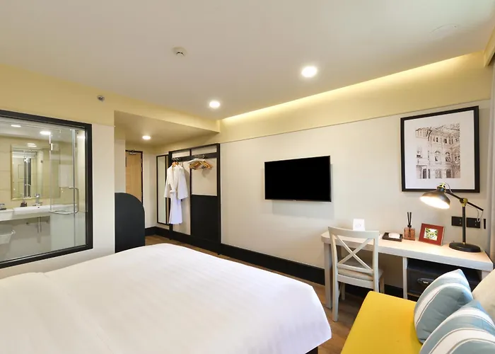 Oakwood & Hotel