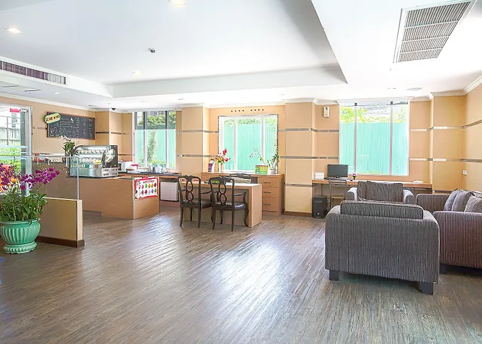 Oakwood & Hotel 4*